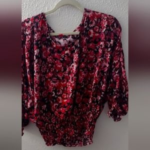 Vince Camuto flowered printed peasant blouse sz S.